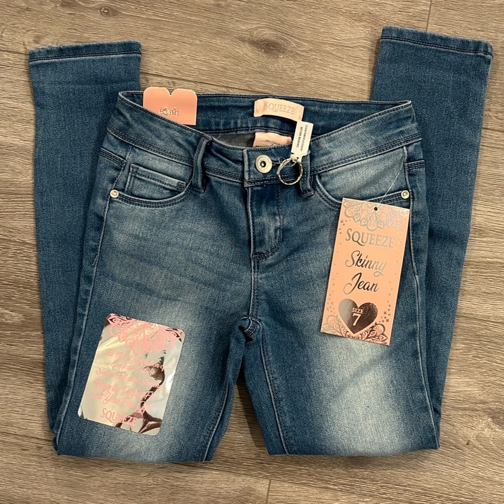Squeeze Skinny Jean Size 7 NWT
